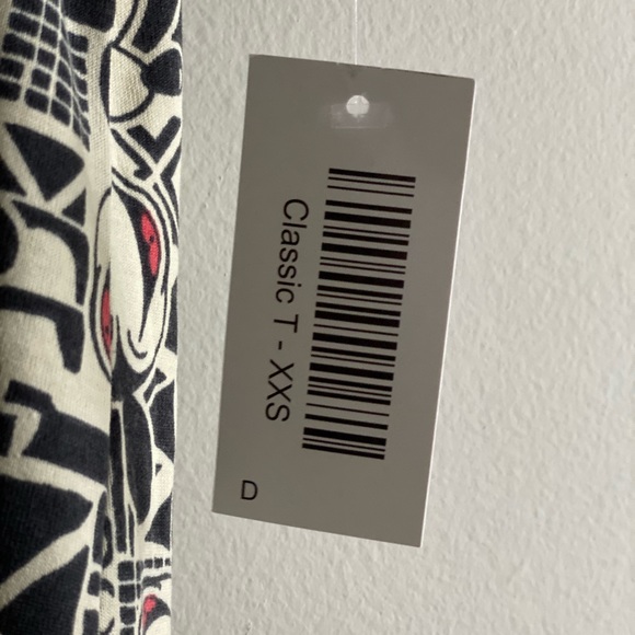 NWT Mickey Mouse Disney lularoe classic tee shirt - Picture 4 of 6